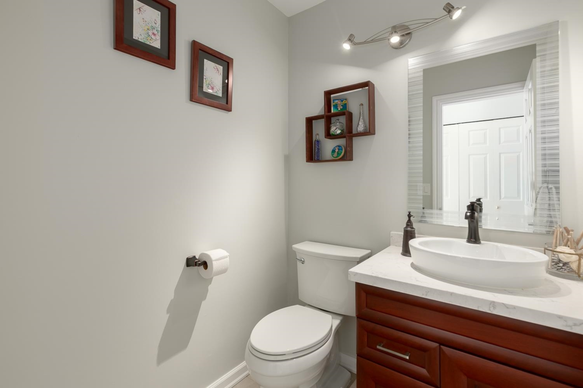 Entry Foyer Photo of 5 3634 Garibaldi Drive, North Vancouver, BC