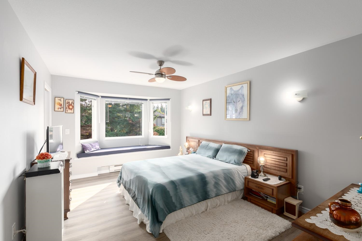 Hallway Photo of 5 3634 Garibaldi Drive, North Vancouver, BC