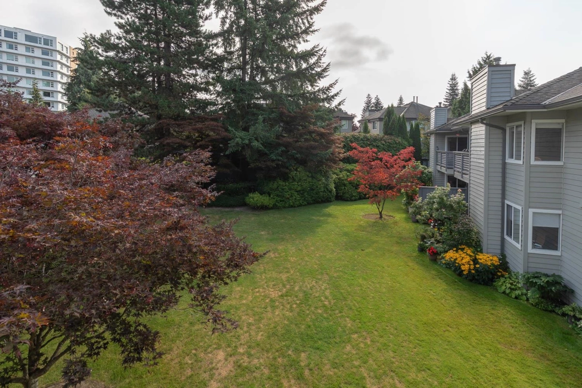 Office / Den Photo of 5 3634 Garibaldi Drive, North Vancouver, BC