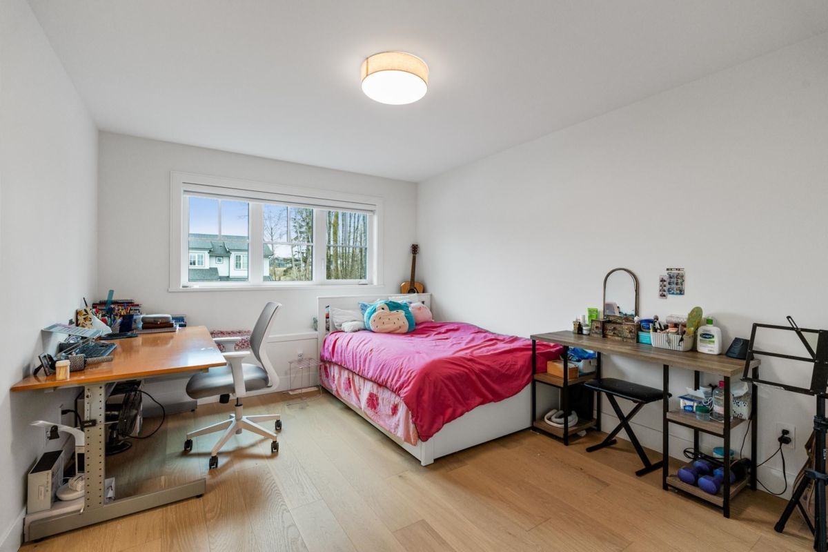 Guest Bathroom Photo of 19675 78a Avenue, Langley, BC