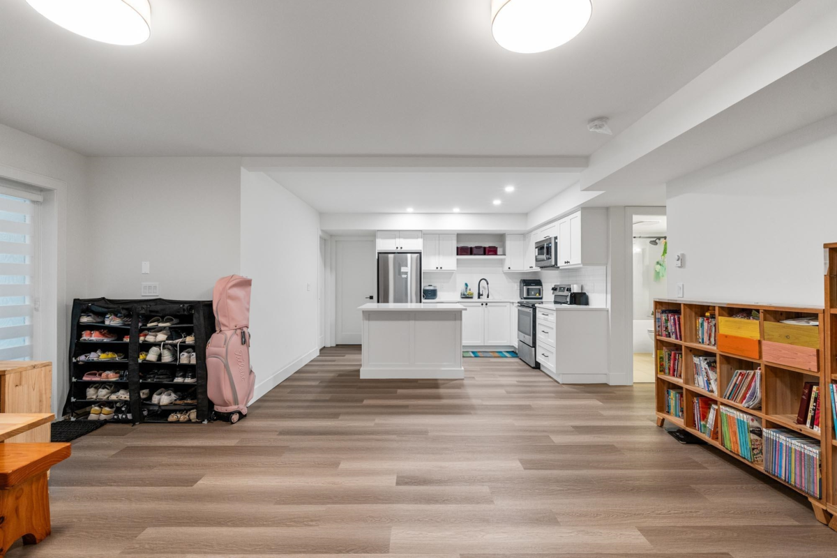 Laundry Room Photo of 19675 78a Avenue, Langley, BC