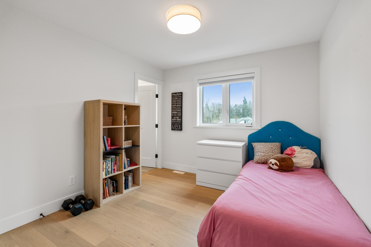 Powder Room Photo of 19675 78a Avenue, Langley, BC