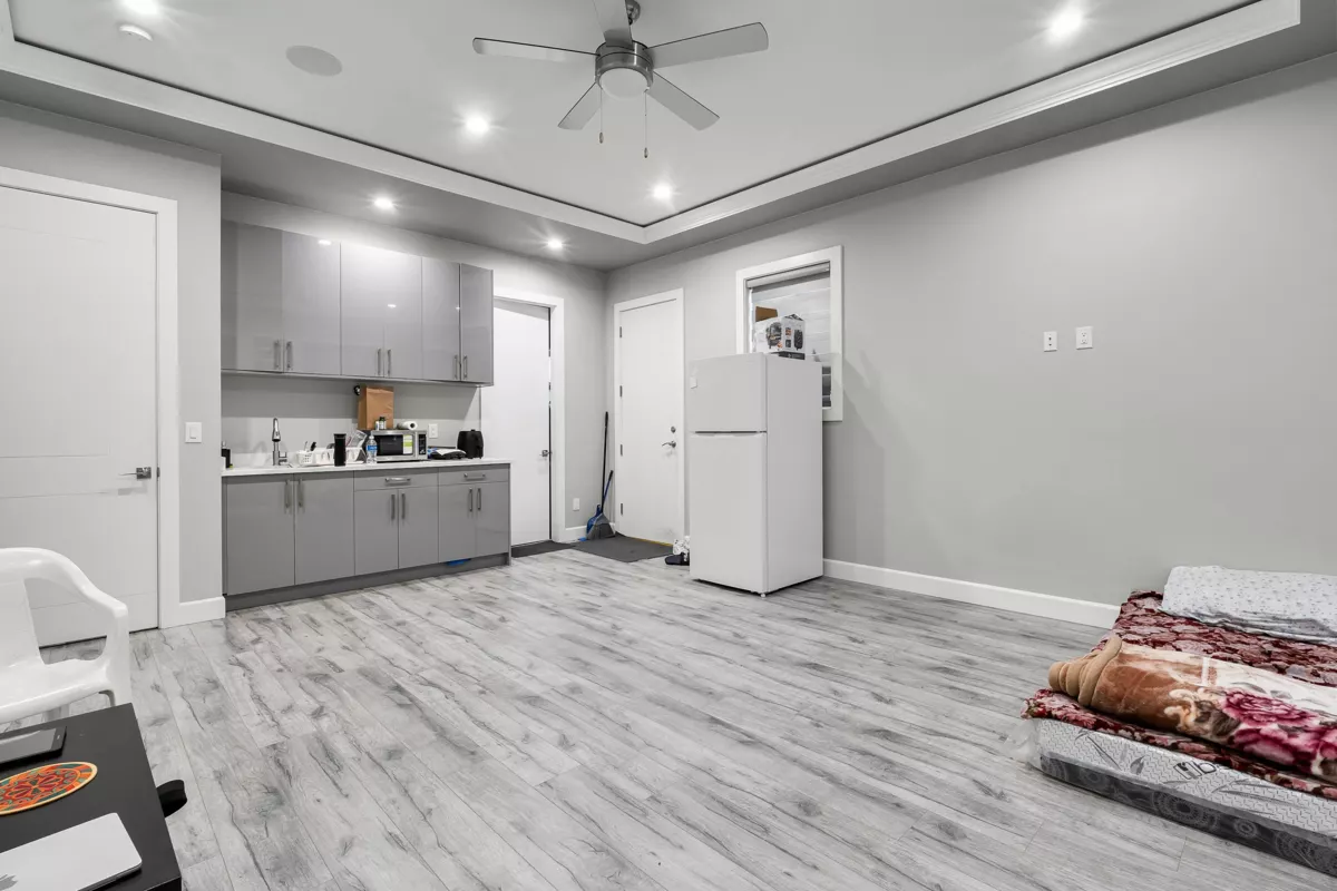 Entry Foyer Photo of 11069 132 Street, Surrey, BC