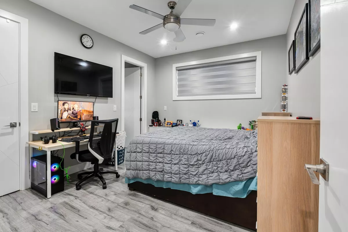 Guest Bathroom Photo of 11069 132 Street, Surrey, BC