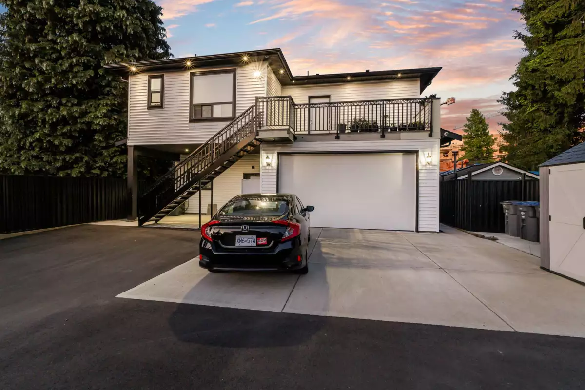 Outdoor Kitchen Photo of 11069 132 Street, Surrey, BC