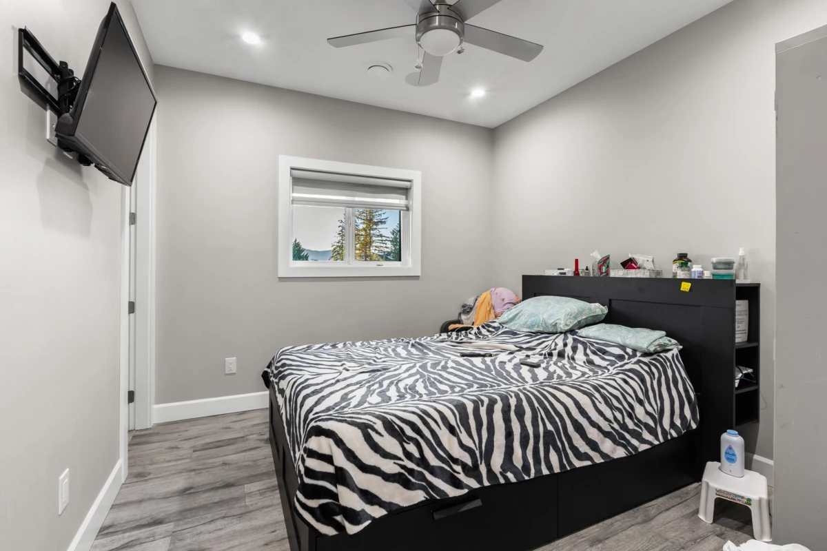 Powder Room Photo of 11069 132 Street, Surrey, BC