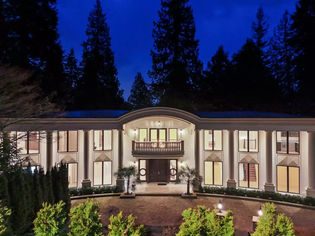 Exterior Front Photo of 1760 29th Street, West Vancouver, BC