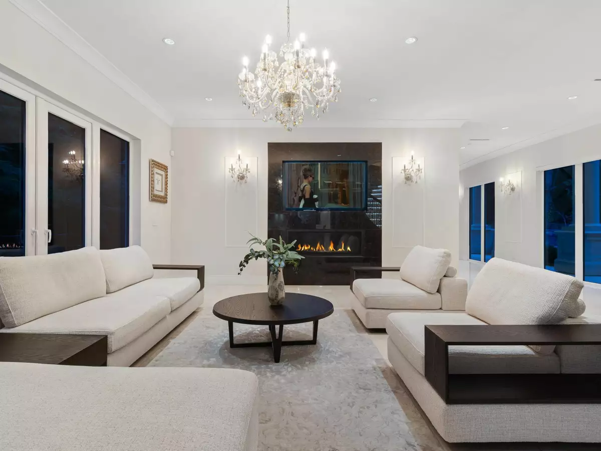 Kitchen Photo of 1760 29th Street, West Vancouver, BC