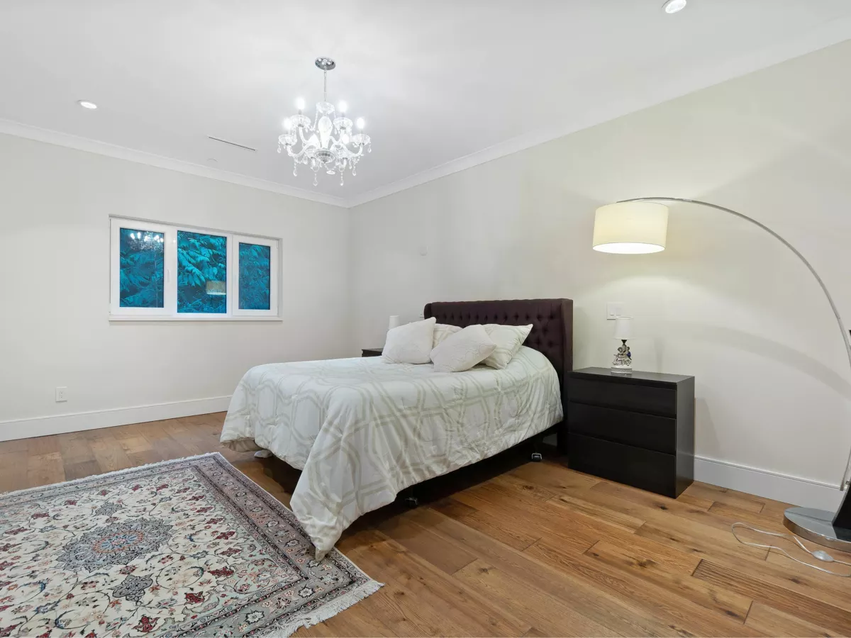 Laundry Room Photo of 1760 29th Street, West Vancouver, BC