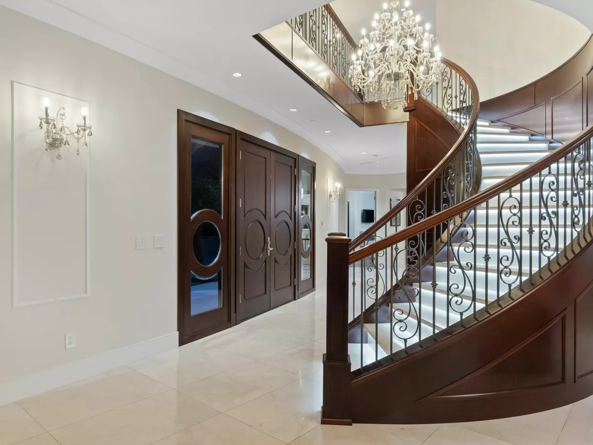 Living Room Photo of 1760 29th Street, West Vancouver, BC