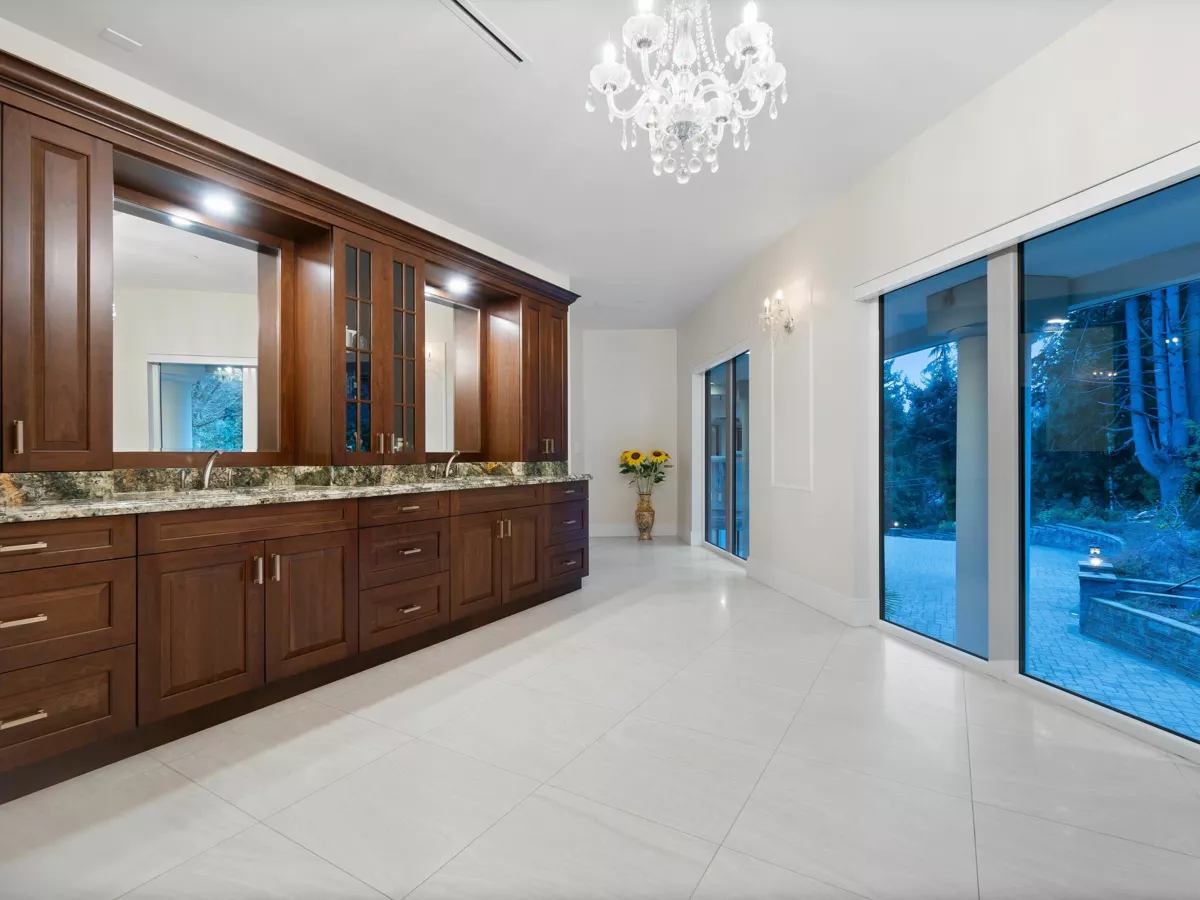 Office / Den Photo of 1760 29th Street, West Vancouver, BC