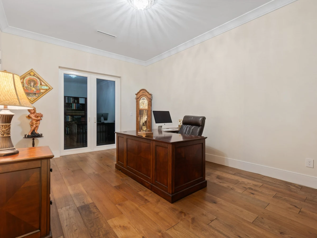 Staircase Photo of 1760 29th Street, West Vancouver, BC