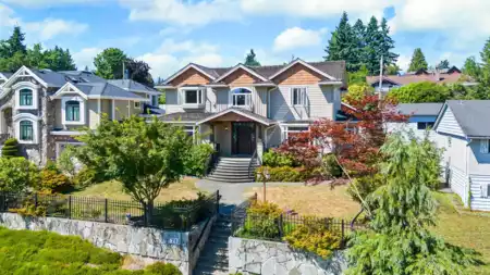 5713 Eglinton Street, Burnaby, BC, Burnaby — Single Family Residence for sale