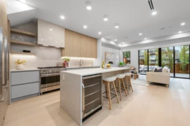 3 2136 E 10 Avenue, Vancouver, BC