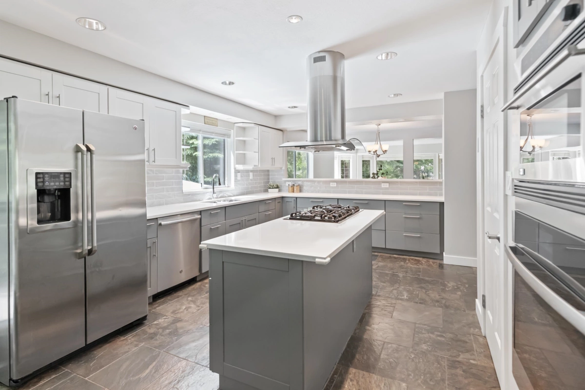 Walk-In Closet Photo of 27740 Sayers Crescent, Maple Ridge, BC