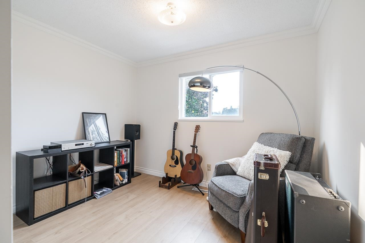 Guest Bathroom Photo of 1185 Eagleridge Drive, Coquitlam, BC
