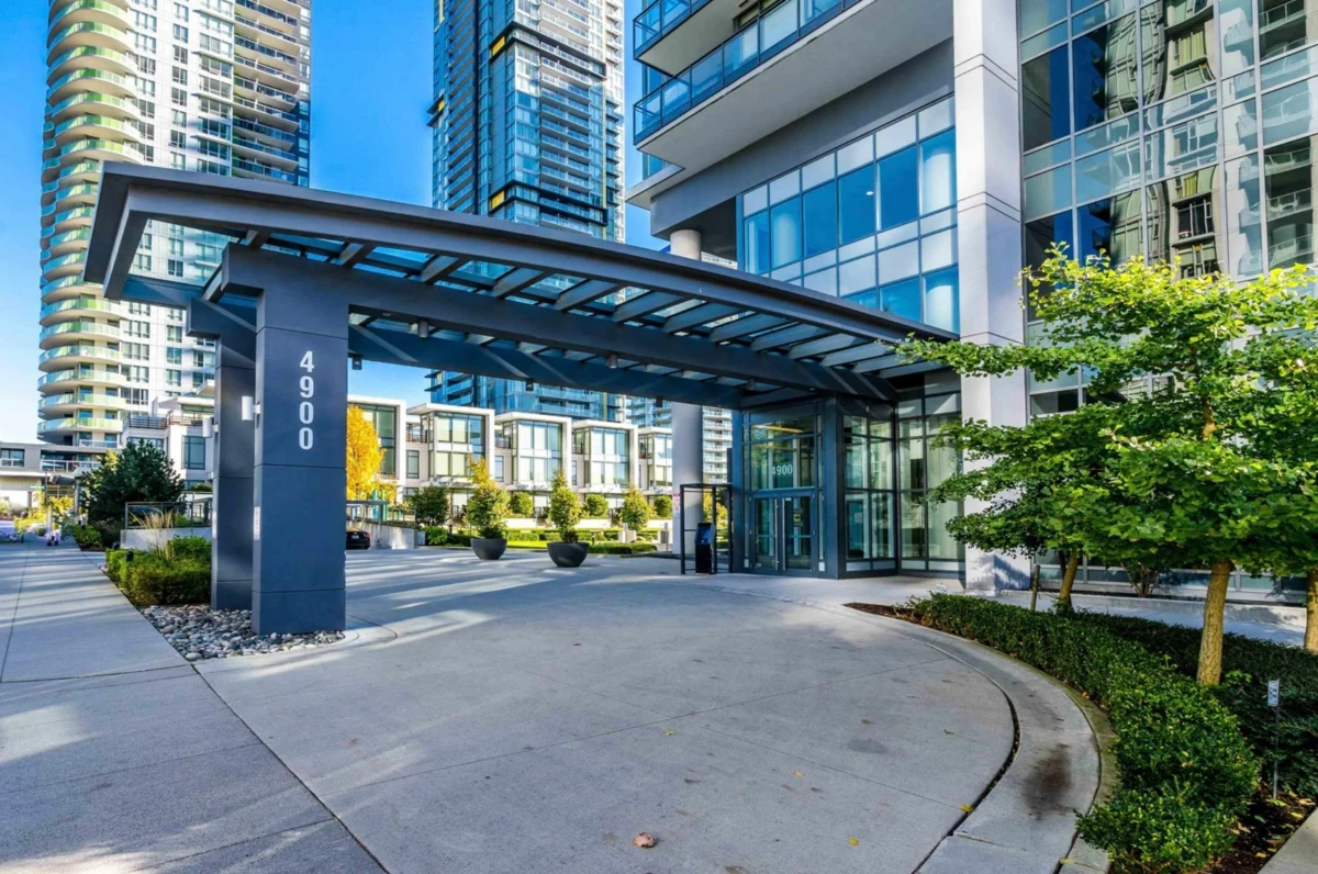Hallway Photo of 3002 4900 Lennox Lane, Burnaby, BC