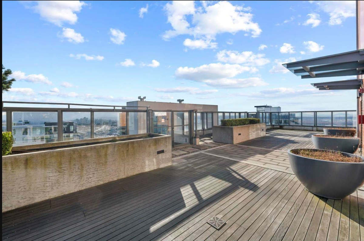 Swimming Pool Photo of 3002 4900 Lennox Lane, Burnaby, BC
