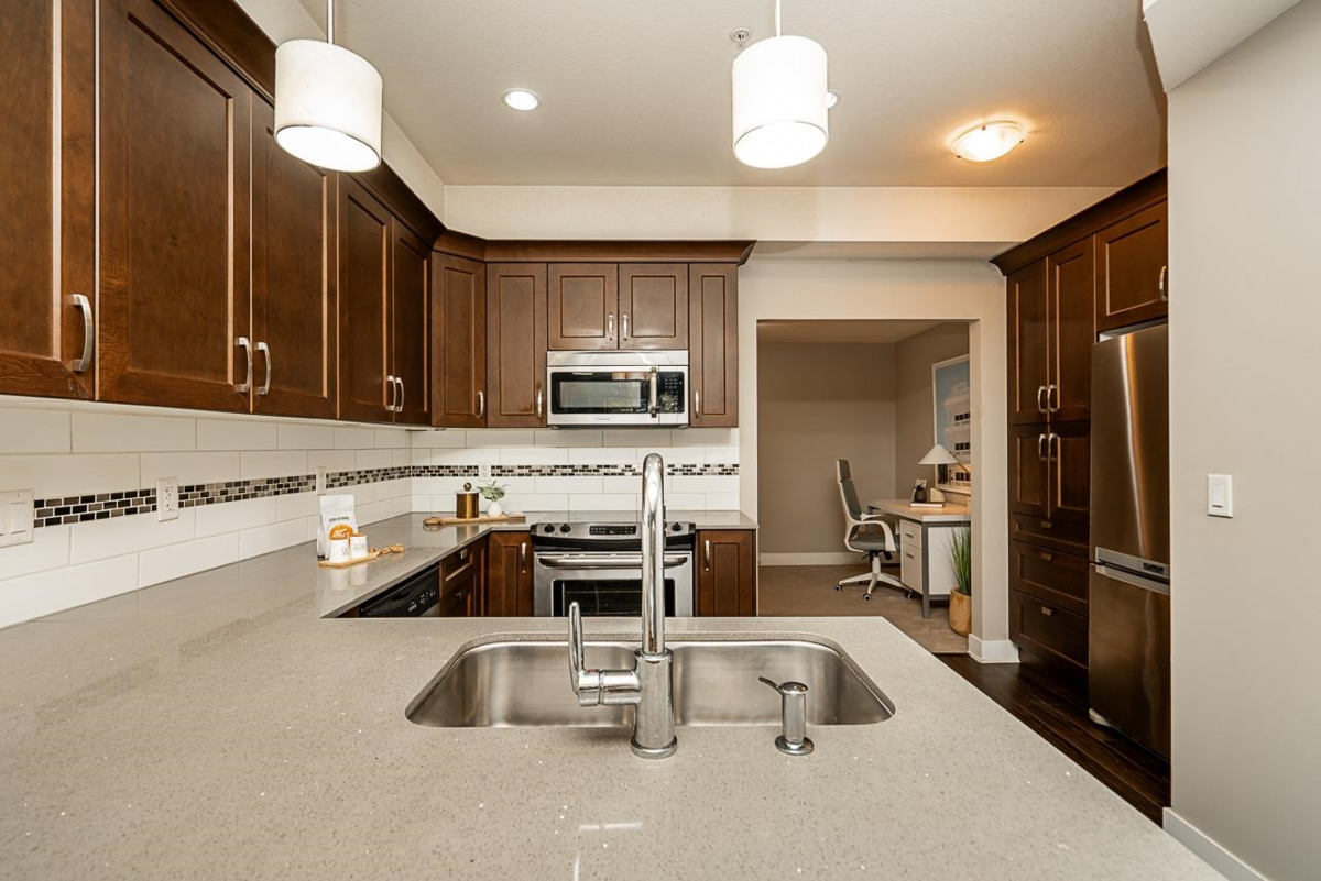 Bedroom 4 Photo of 109 828 Royal Avenue, New Westminster, BC