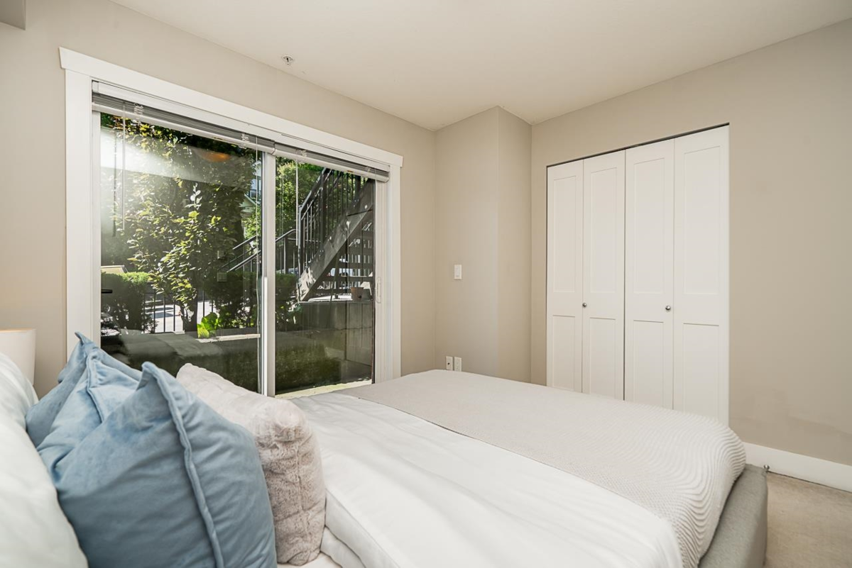 Front Yard Photo of 109 828 Royal Avenue, New Westminster, BC