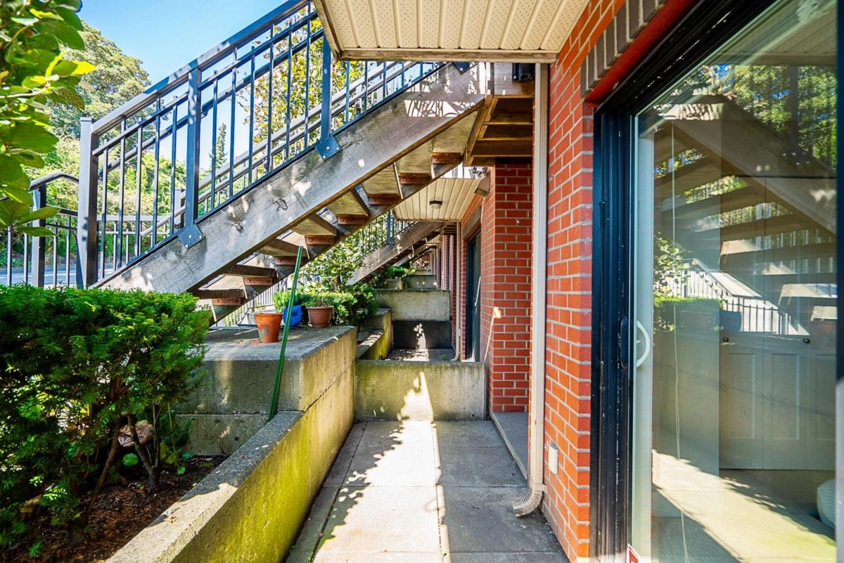 Garden / Landscaping Photo of 109 828 Royal Avenue, New Westminster, BC