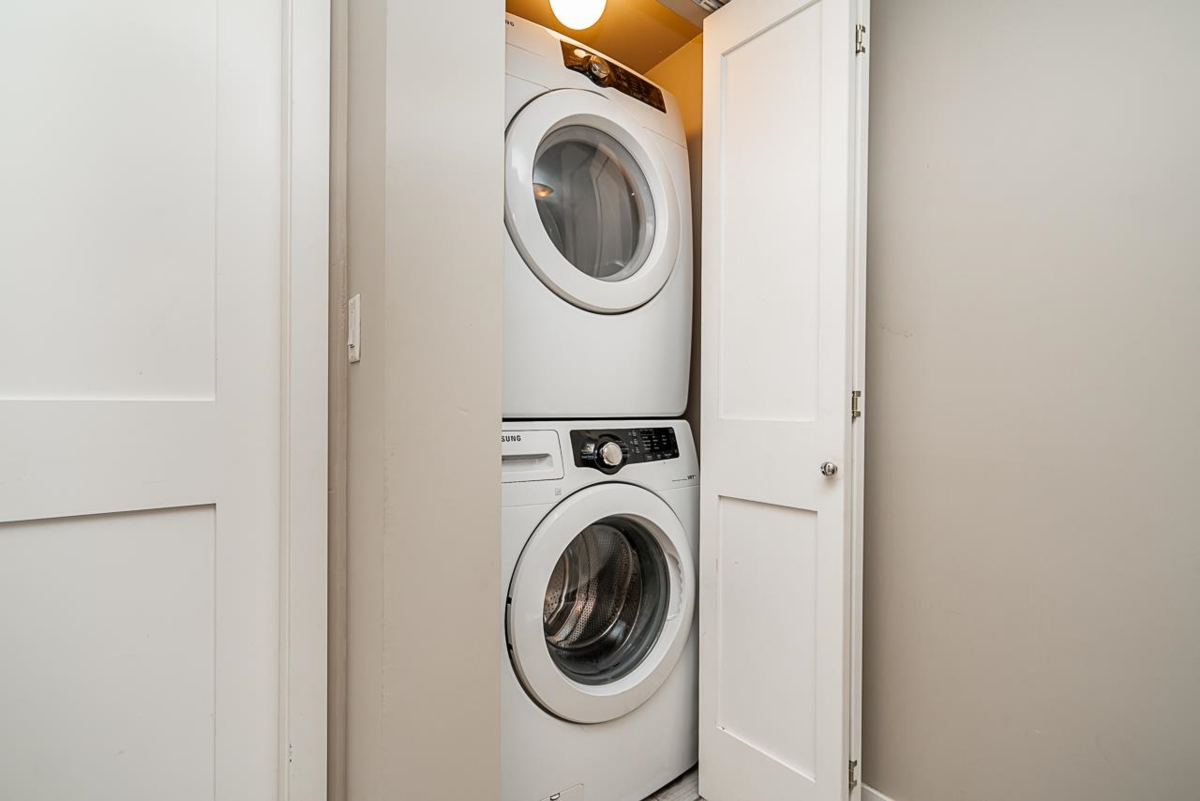 Hot Tub / Spa Photo of 109 828 Royal Avenue, New Westminster, BC