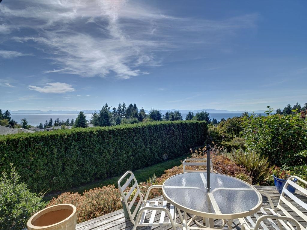 Breakfast Nook Photo of 5170 Ridgeview Drive, Sechelt, BC