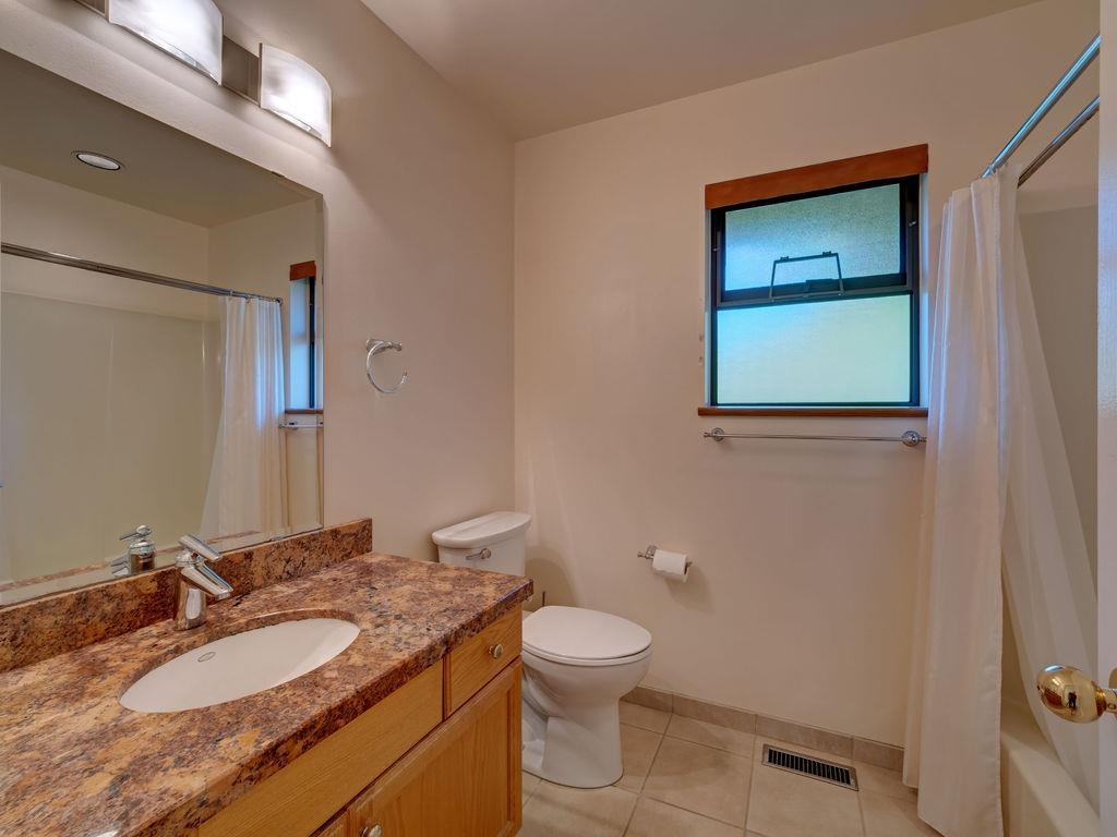 Garage Interior Photo of 5170 Ridgeview Drive, Sechelt, BC