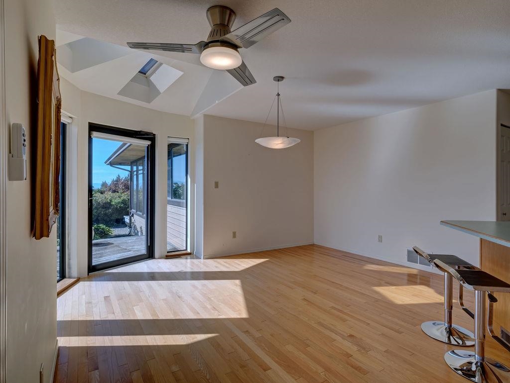 Guest Bathroom Photo of 5170 Ridgeview Drive, Sechelt, BC
