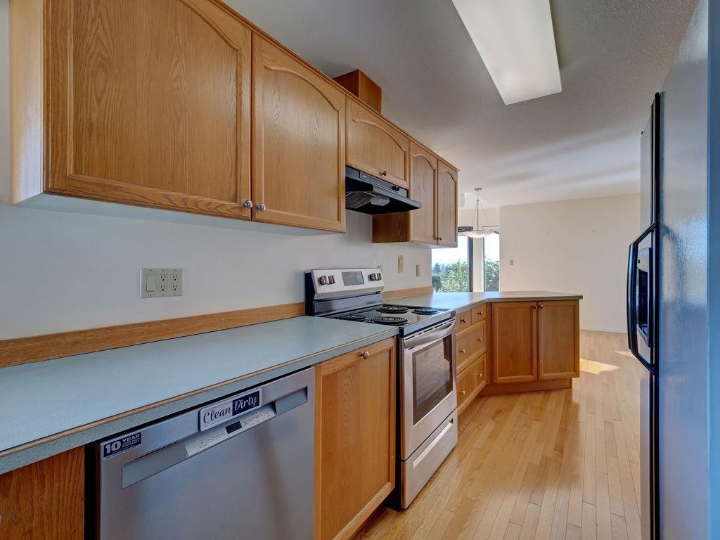 Hallway Photo of 5170 Ridgeview Drive, Sechelt, BC