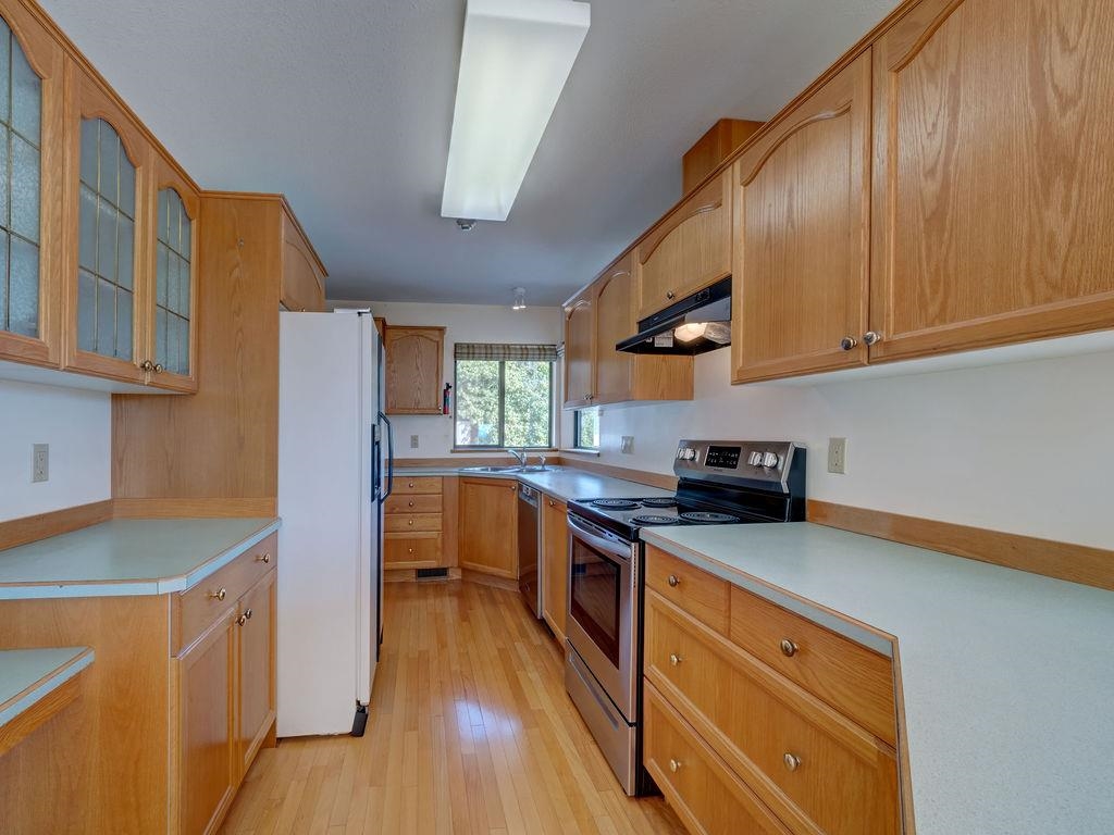 Laundry Room Photo of 5170 Ridgeview Drive, Sechelt, BC