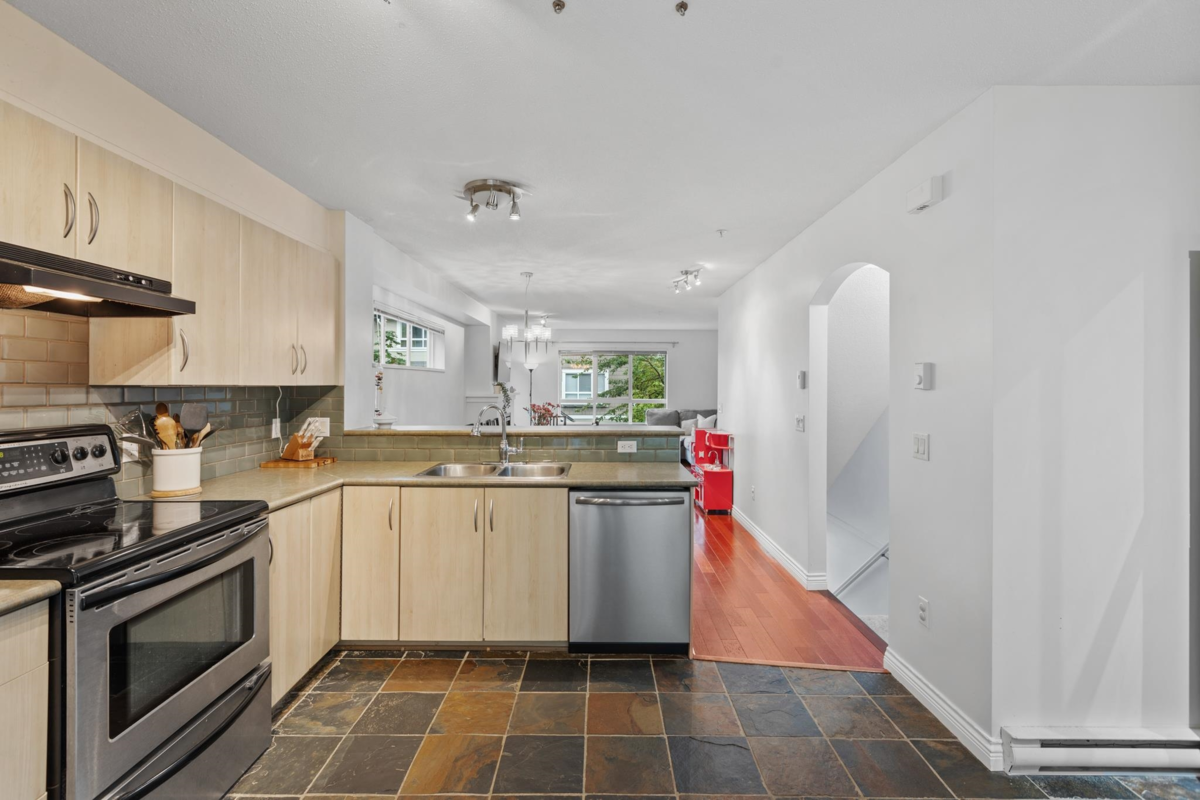 Breakfast Nook Photo of 86 6747 203 Street, Langley, BC
