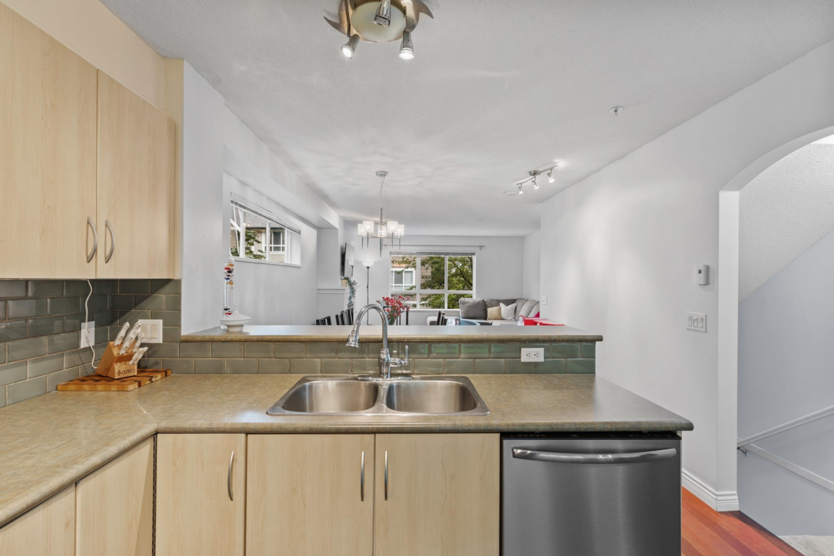 Walk-In Closet Photo of 86 6747 203 Street, Langley, BC