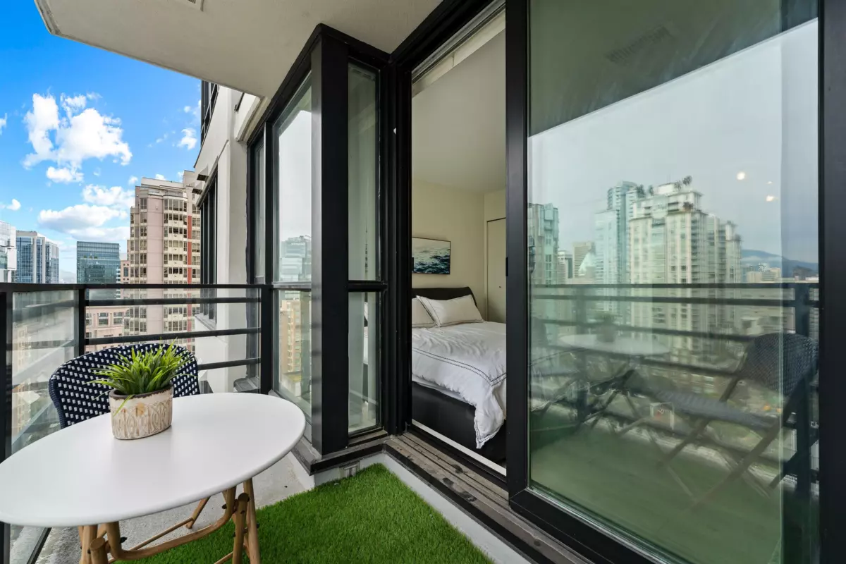 Basement Recreation Room Photo of 2408 909 Mainland Street, Vancouver, BC