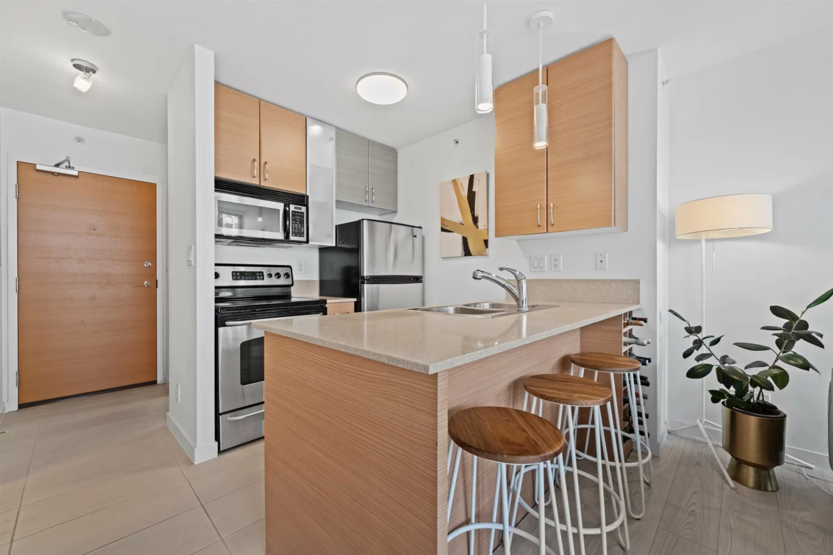 Breakfast Nook Photo of 2408 909 Mainland Street, Vancouver, BC