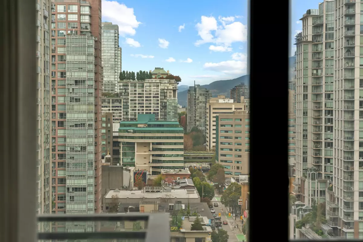 Laundry Room Photo of 2408 909 Mainland Street, Vancouver, BC