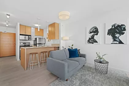2408 909 Mainland Street, Vancouver, BC, Vancouver — Apartment/Condo for sale