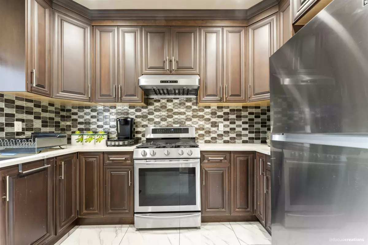 Guest Bathroom Photo of 12567 66 Ave Avenue, Surrey, BC