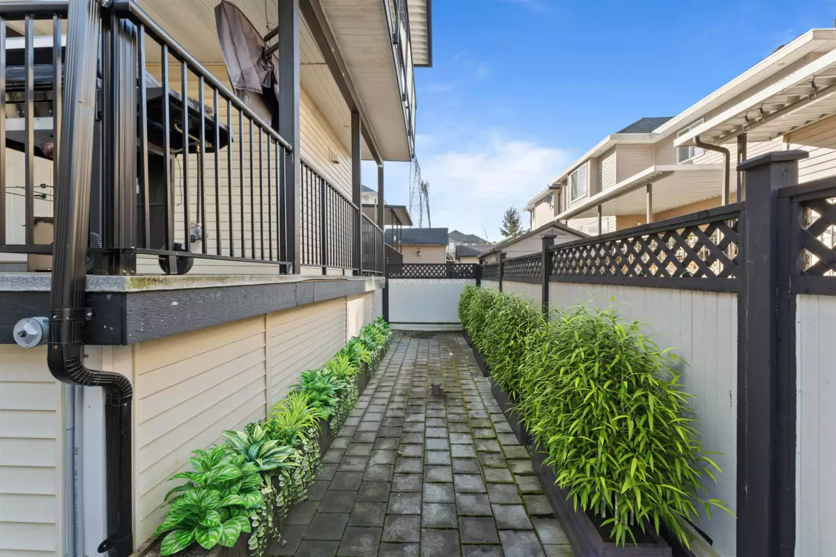 Hallway Photo of 12567 66 Ave Avenue, Surrey, BC