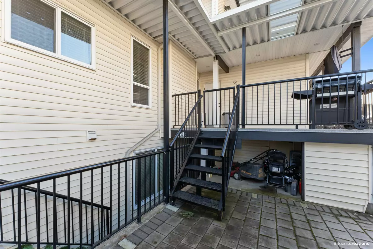 Staircase Photo of 12567 66 Ave Avenue, Surrey, BC