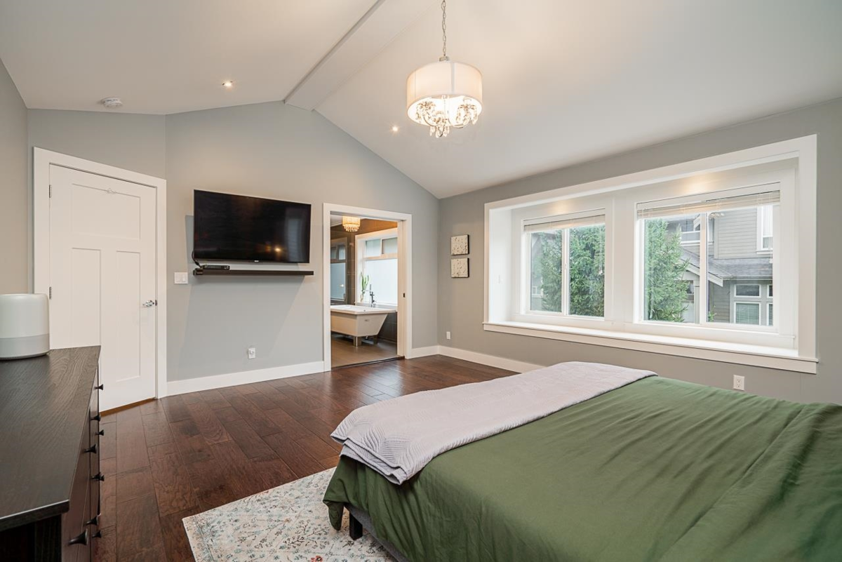 Basement Recreation Room Photo of 2760 162a Street, Surrey, BC