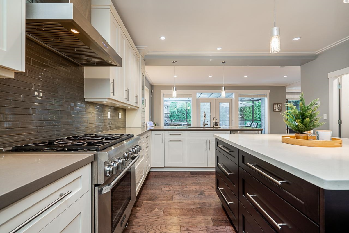 Kitchen Island Photo of 2760 162a Street, Surrey, BC