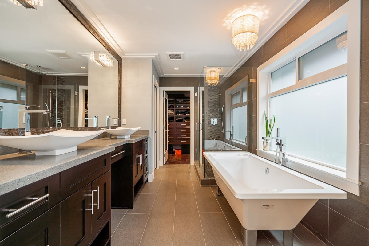 Laundry Room Photo of 2760 162a Street, Surrey, BC