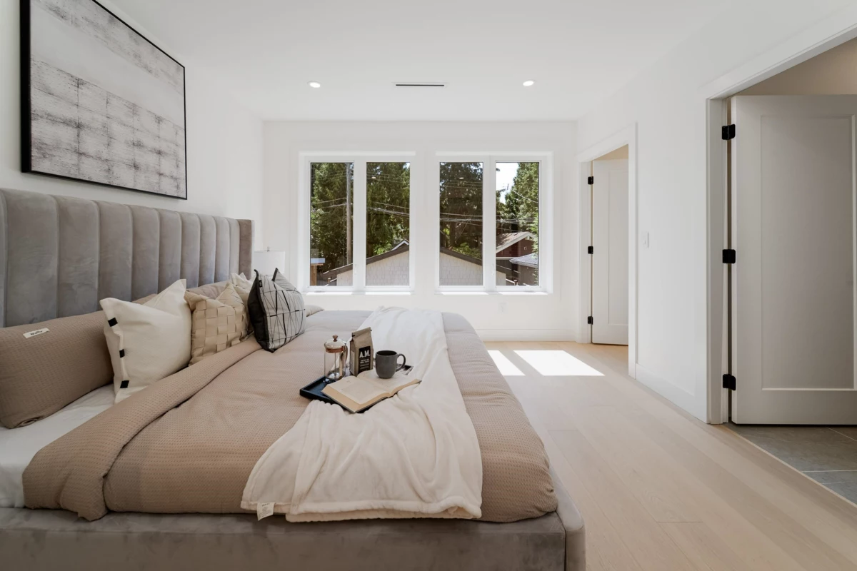 Entry Foyer Photo of 968 W 17th Avenue, Vancouver, BC