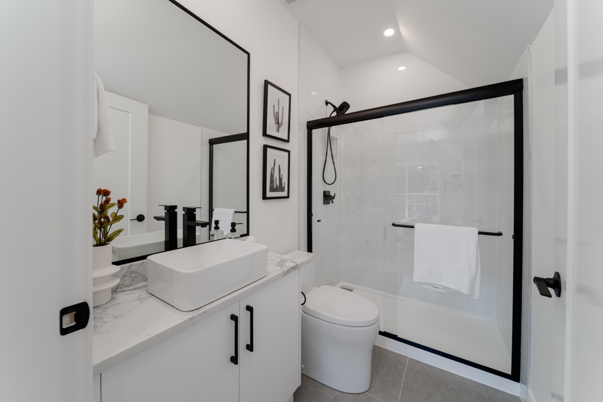 Hot Tub / Spa Photo of 968 W 17th Avenue, Vancouver, BC