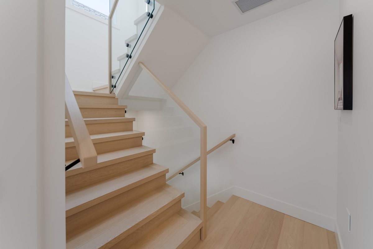 Powder Room Photo of 968 W 17th Avenue, Vancouver, BC