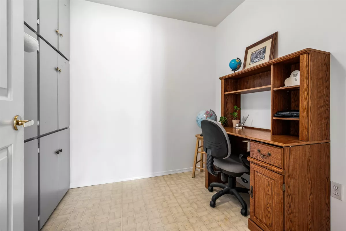 Backyard Photo of 210 45660 Knight Road, Chilliwack, BC