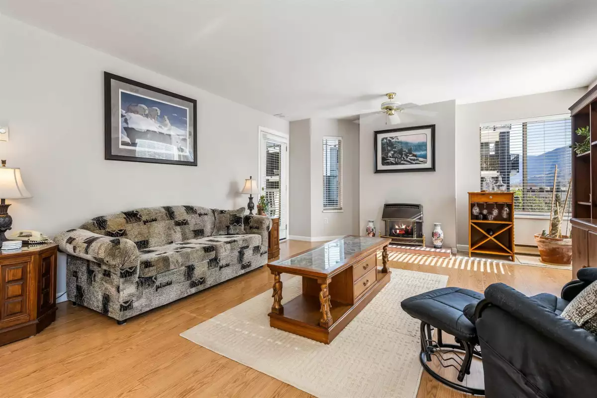 Basement Recreation Room Photo of 210 45660 Knight Road, Chilliwack, BC