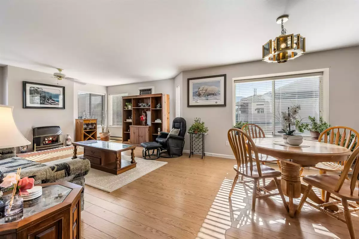 Bedroom 4 Photo of 210 45660 Knight Road, Chilliwack, BC