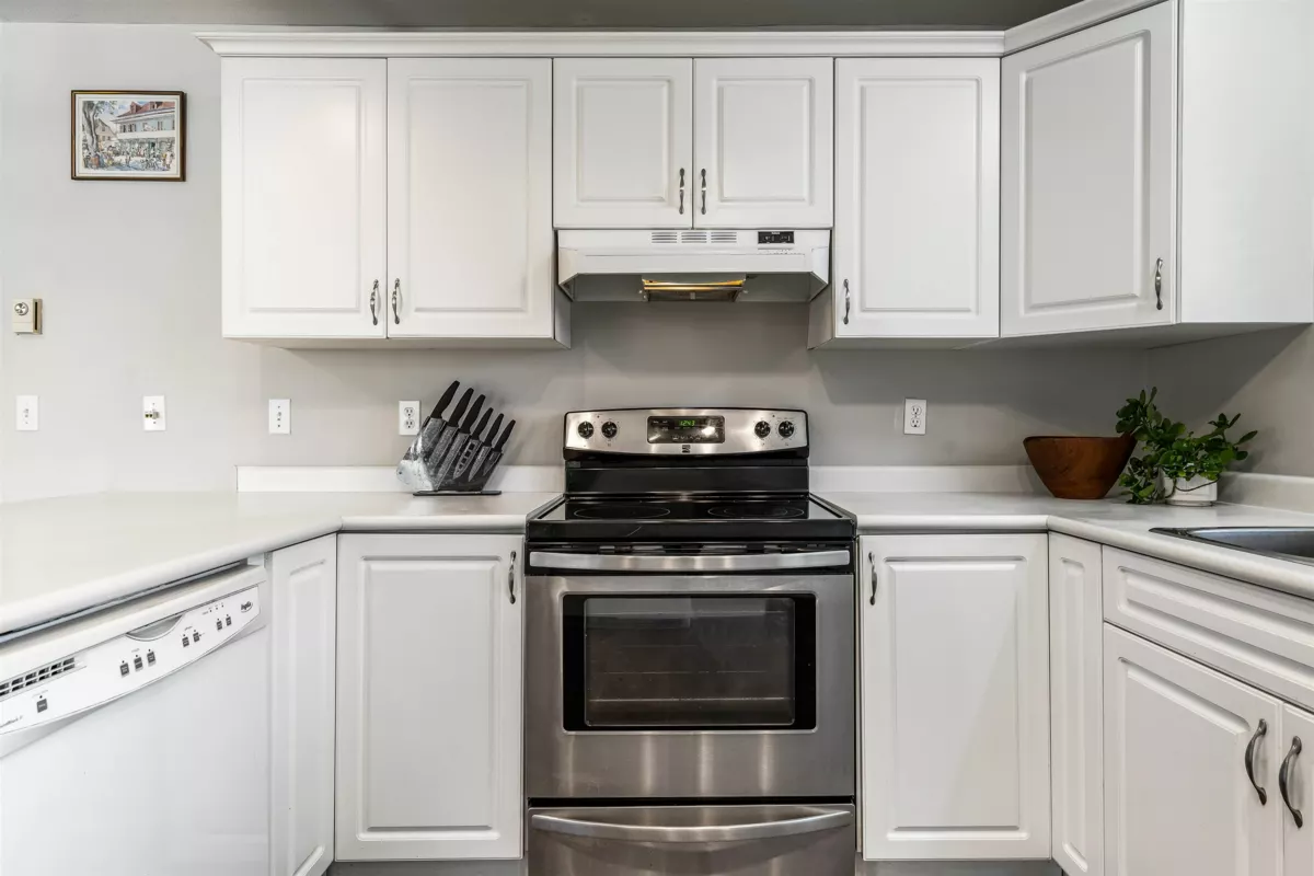 Breakfast Nook Photo of 210 45660 Knight Road, Chilliwack, BC